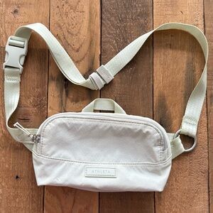 Athleta Excuraion Crossbody bag, One Size